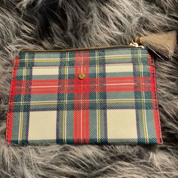 J.Crew
Medium Pouch In Tartan Red Leather Wristlet
5"L x 8"W x 1"H.   NWOT - Picture 2 of 4